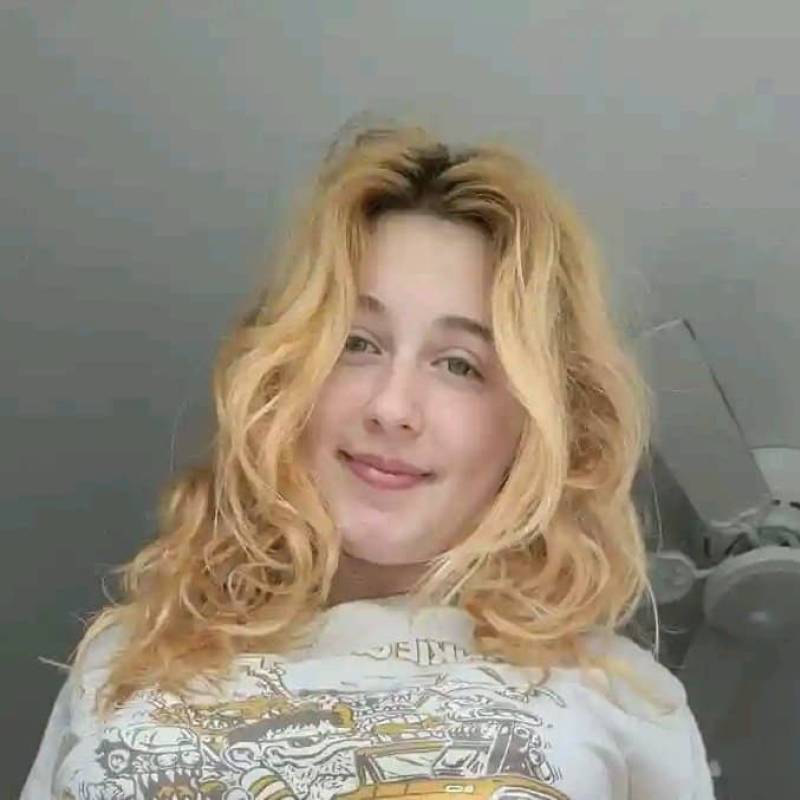 Sandra mercy, 25, West