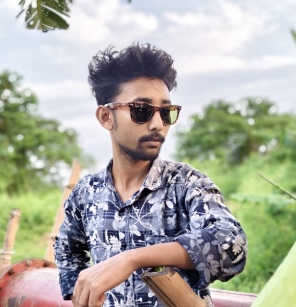 nahid, 23, Fossurmer