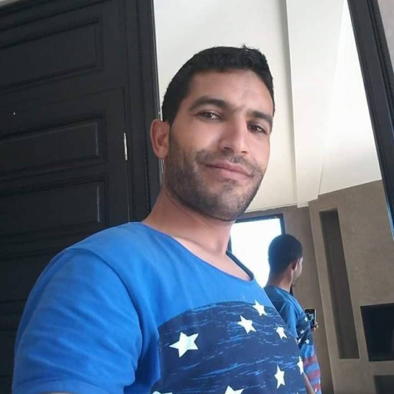 Zouhir, 41, Akkasakkas