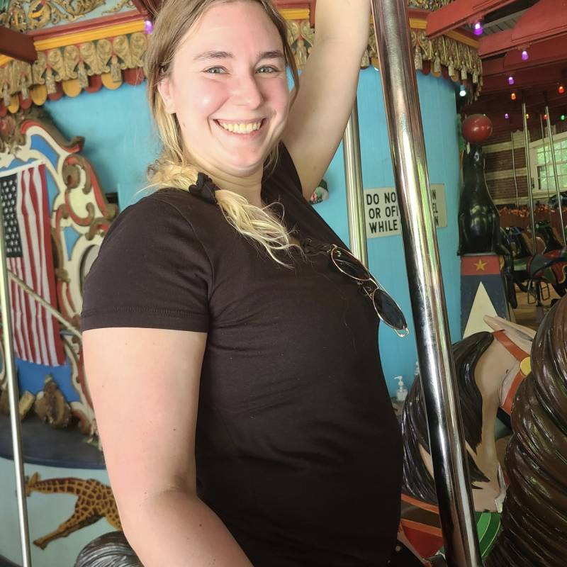 Shirley Kurth, 55, Trgu Frumos