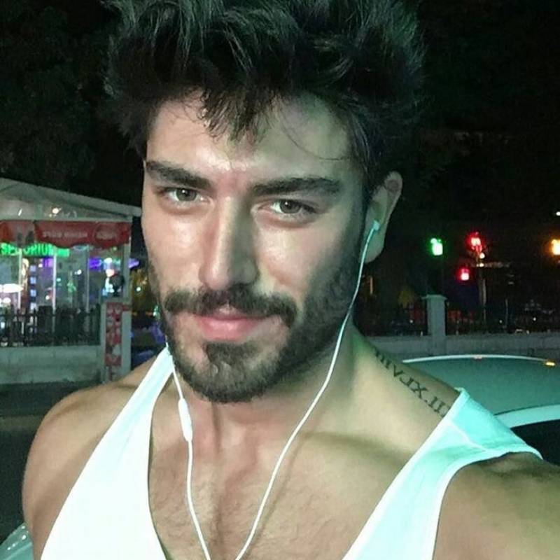 moha, 27, Digrat