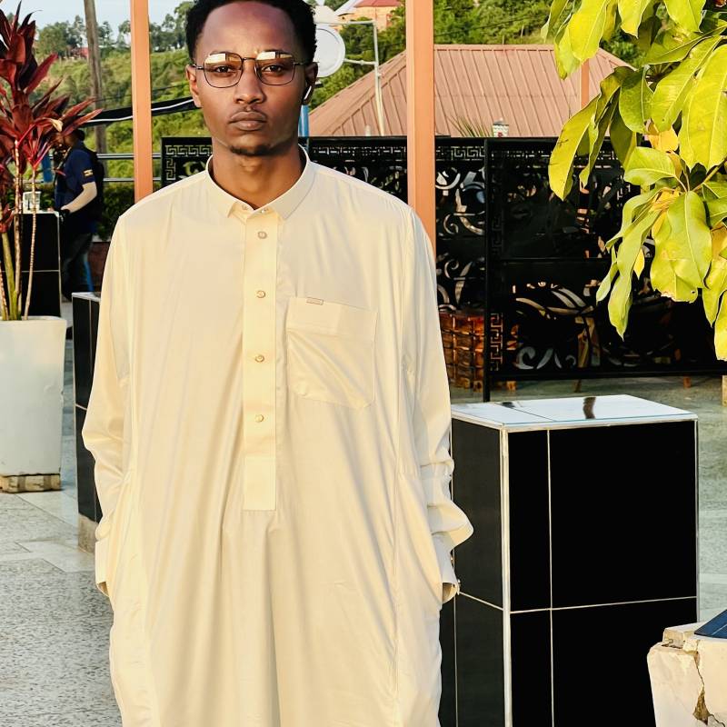 Junior, 25, Edison