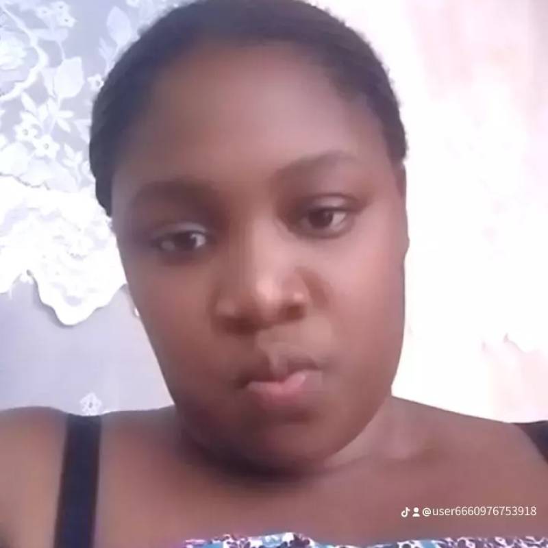 Harriet, 21, Mobagu