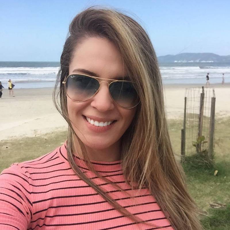 Petra, 37, redhill surrey england