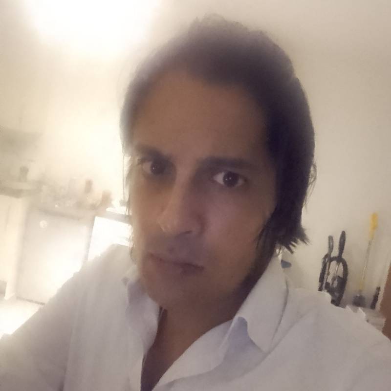 Aziz, 42, Joo Pinheiro
