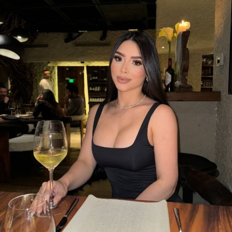 Mia, 33, Sulawesi Tengah