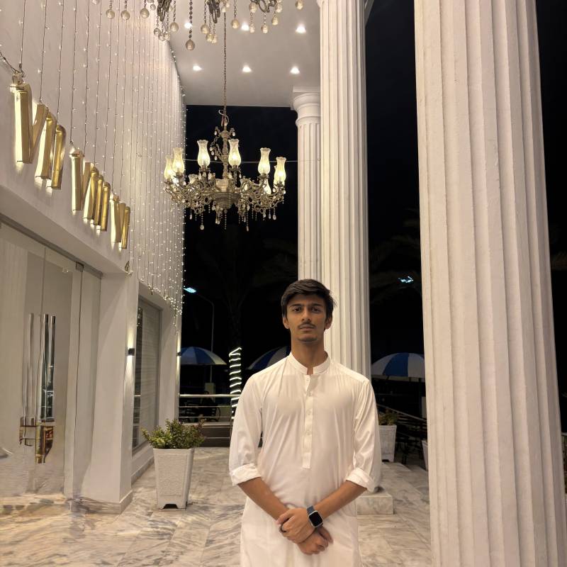 Ali, 20, Karghar