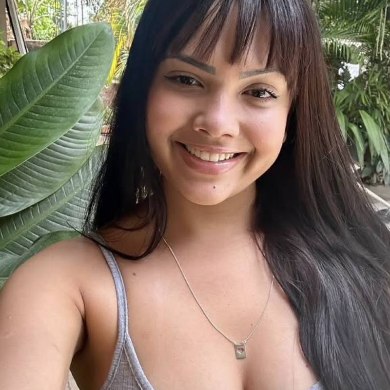 Mia, 32, Tomau