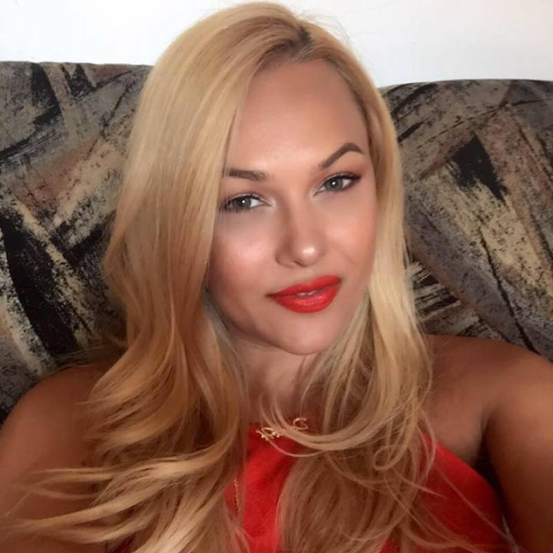 Sandra, 36, Granma