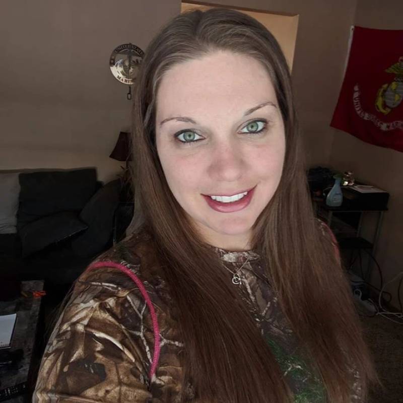 laura, 39, Kalispell