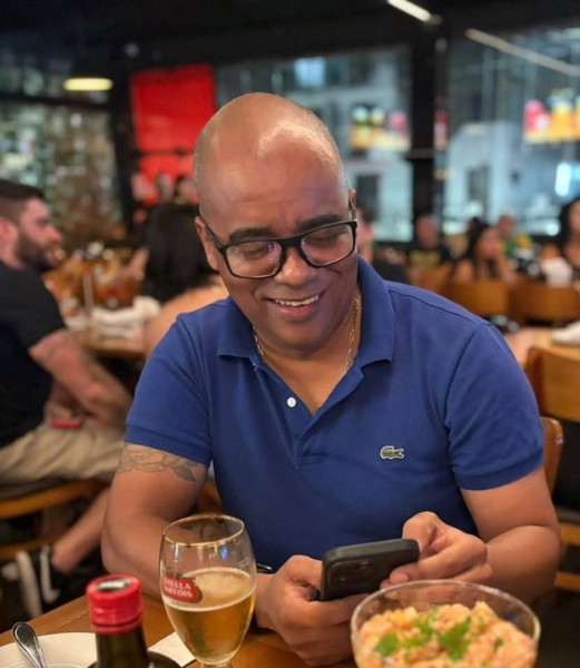 Roberto Carlos, 49, Machenry