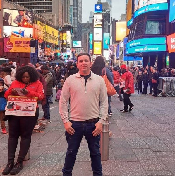 Santiago, 40, Ivdel
