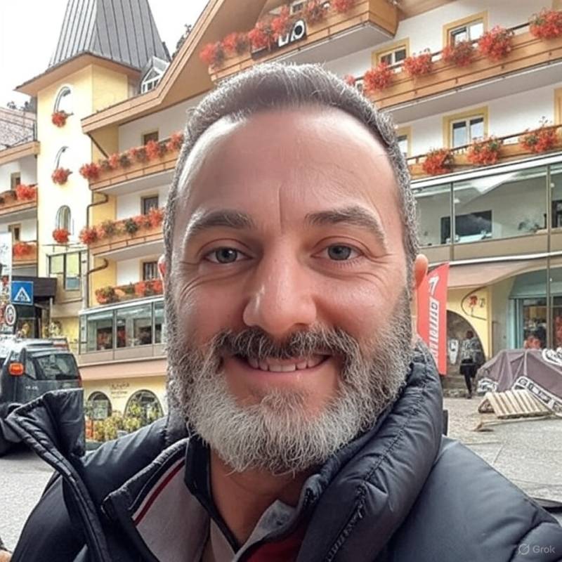 Clark, 61, Pasupatikovil