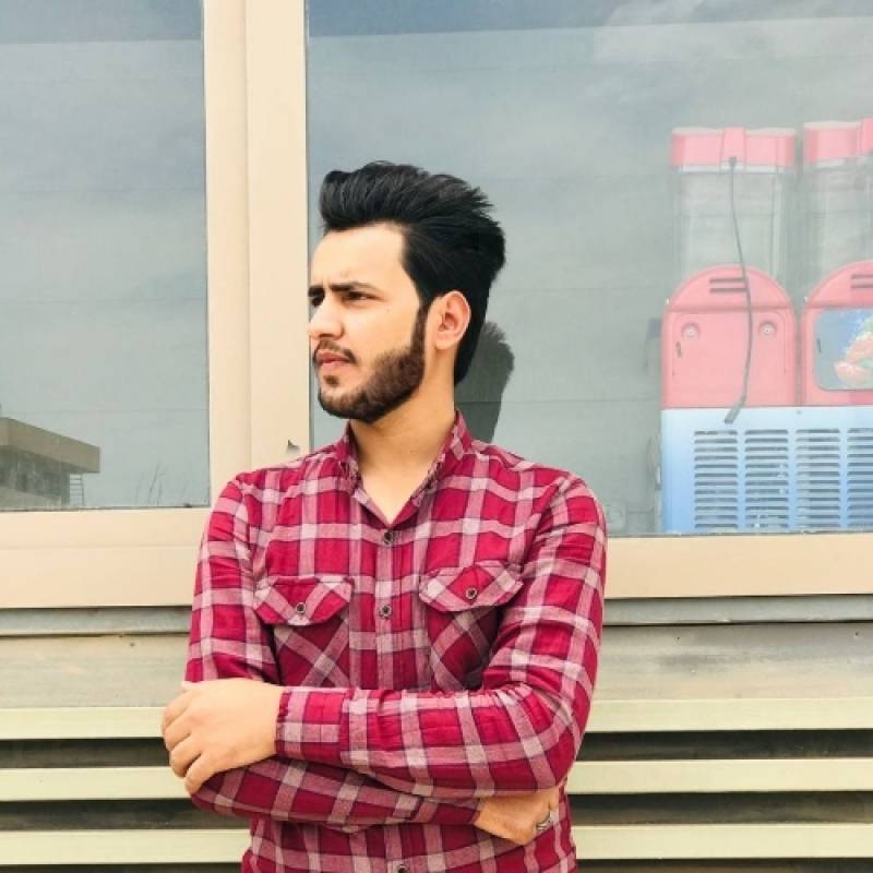 Abbas, 27, Bou Izakarn