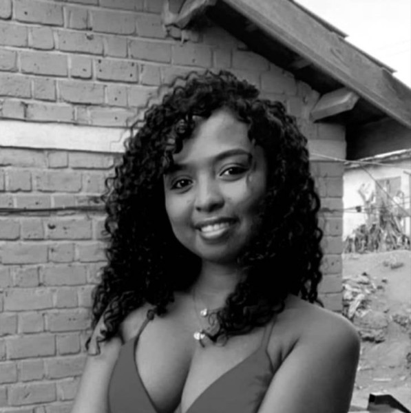 Essia, 32, Santa Ins
