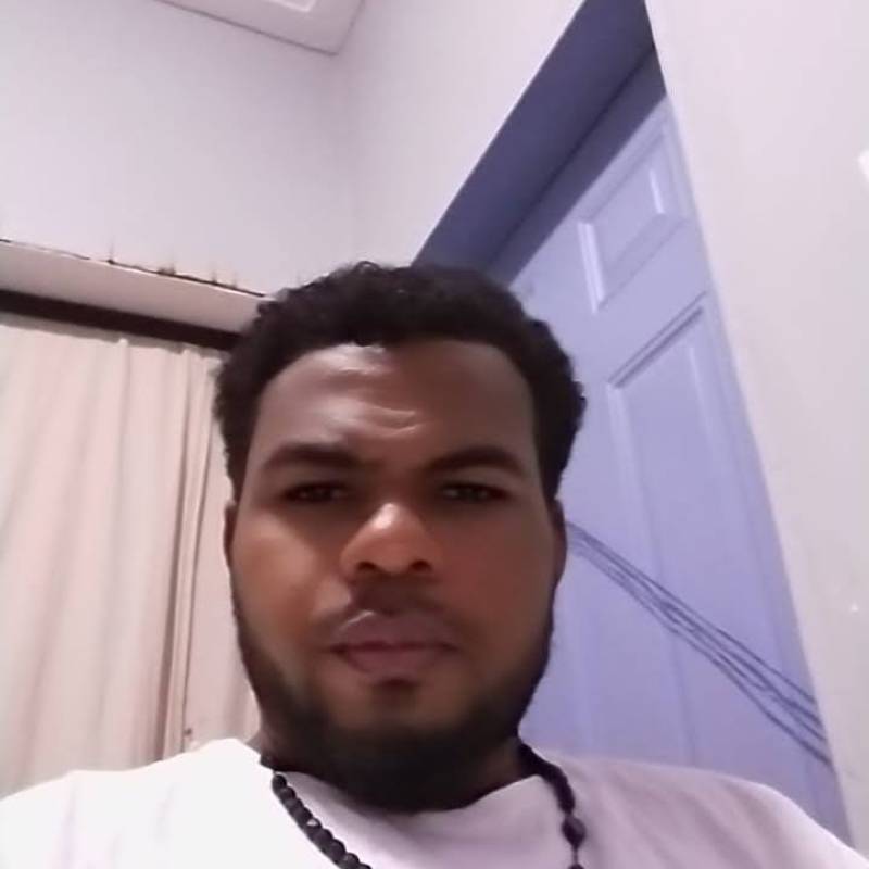 chidi, 40, Aksay