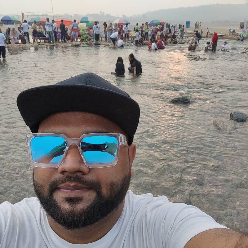 Junayed, 32, Majdel Aanjar