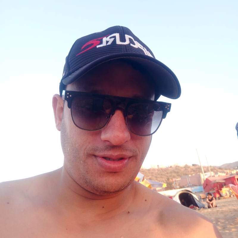 Imadox, 39, Thatri