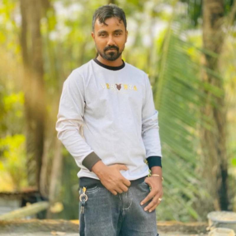 Mahfuj Ahmed, 26, Ingeniero Maschwitz