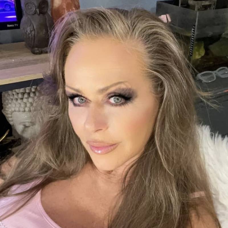 Serena, 43, Bethany