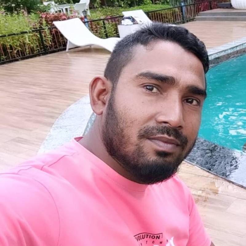 Nur, 37, Mahallat