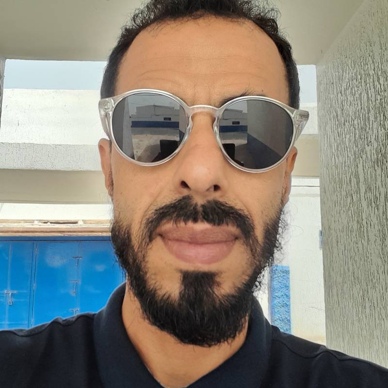 Rabie, 43, Echelon