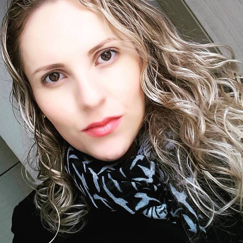 karlarina, 40, Herliyya