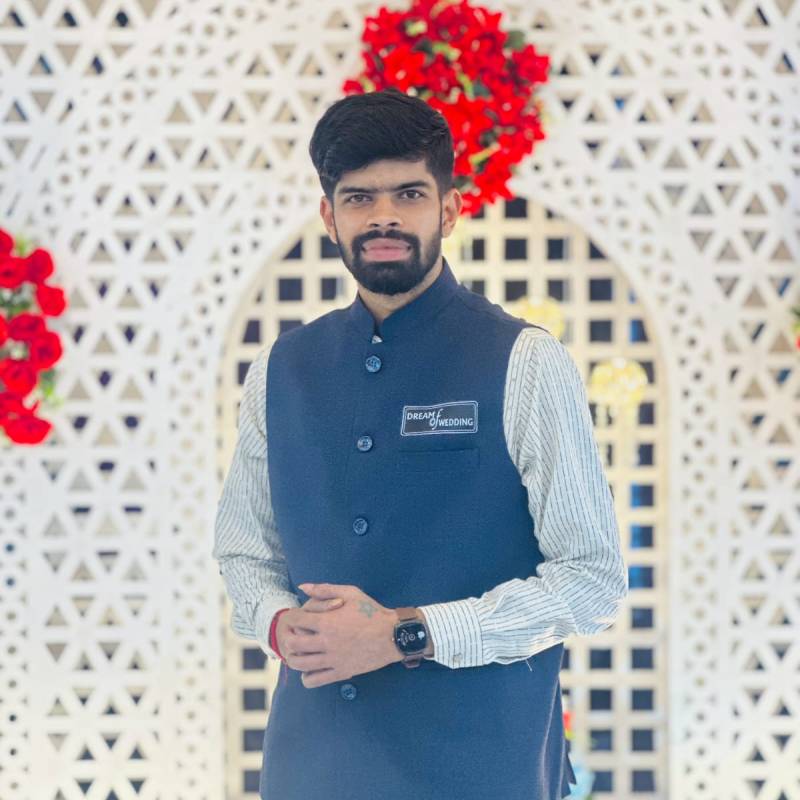 Emon, 26, Pierrebnite