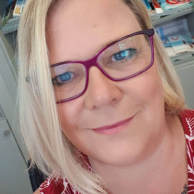 Alexandra Katec, 49, Roh