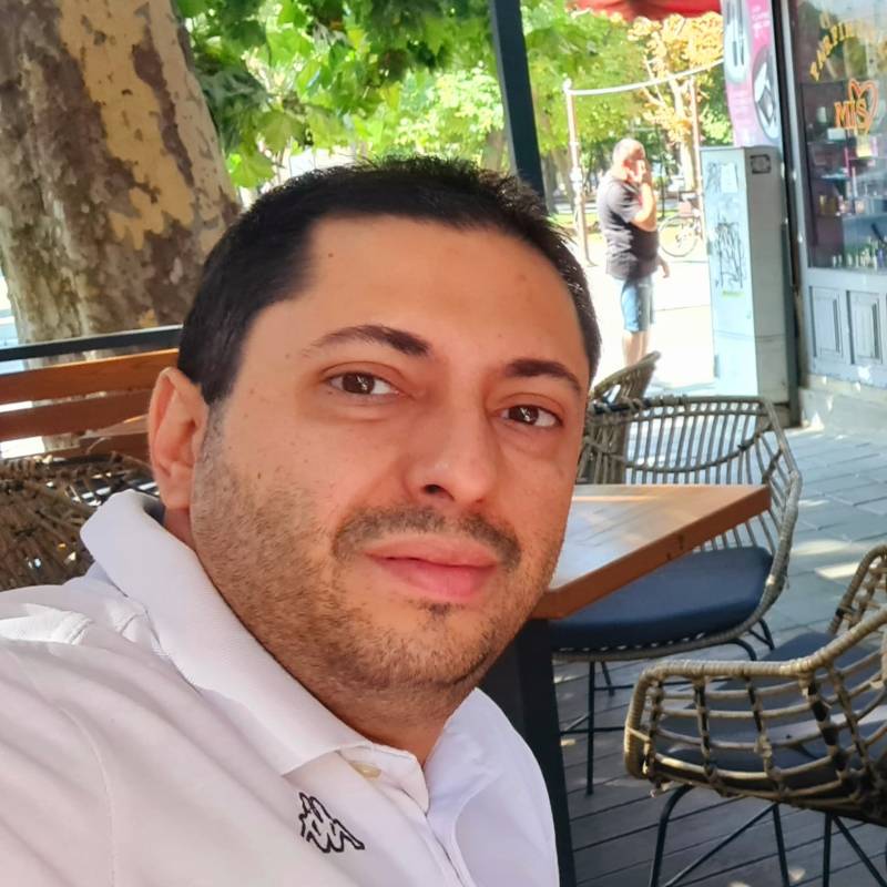 Vladimir, 59, Libertad