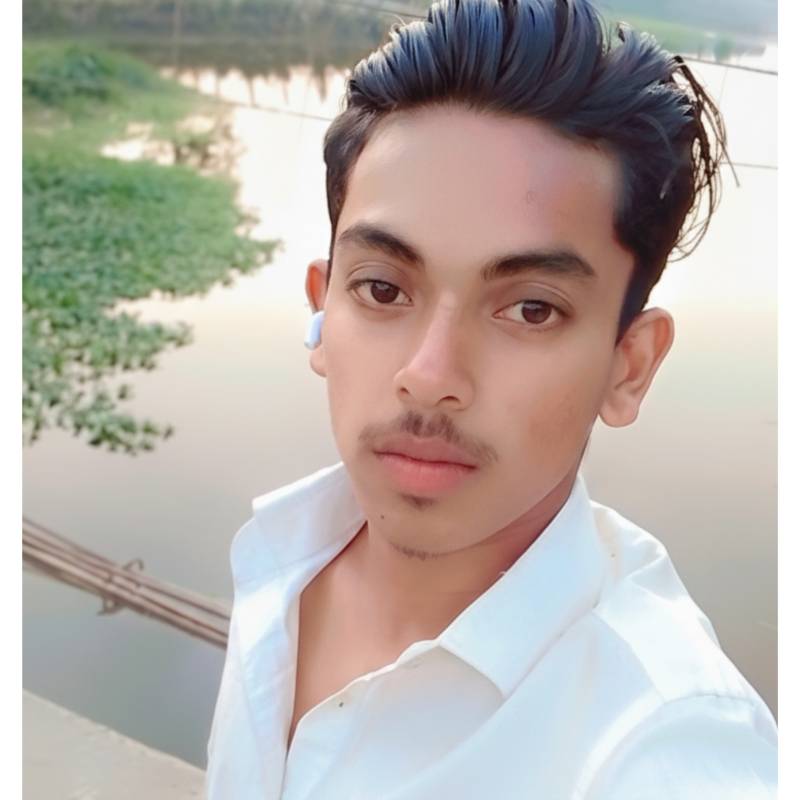 Akash, 22, Okaya