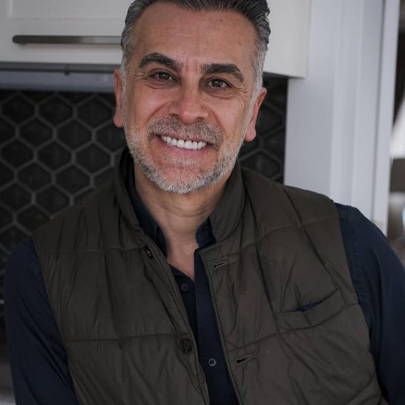 Eric Mike, 61, Bourkou Ennedi Tibesti