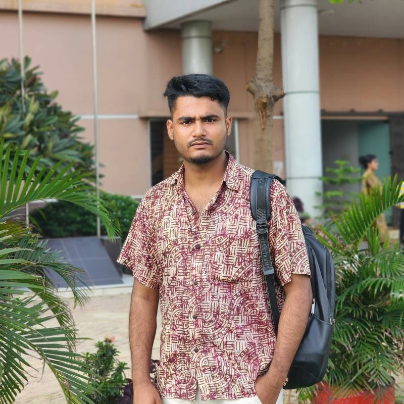 Aak Rista, 21, Schinnen