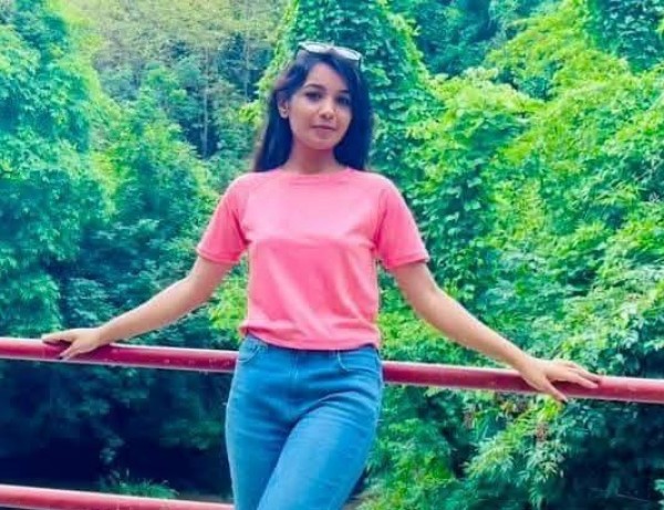 Annisha, 19, Daraina