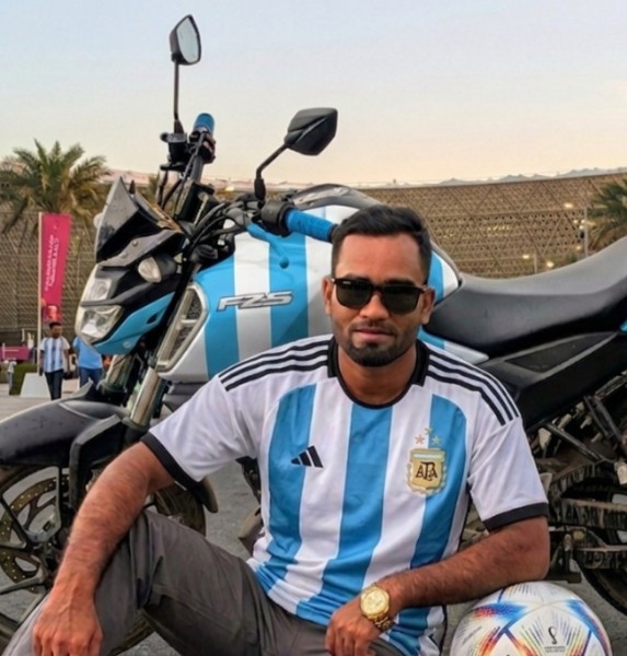 Somrat, 26, Fanlu