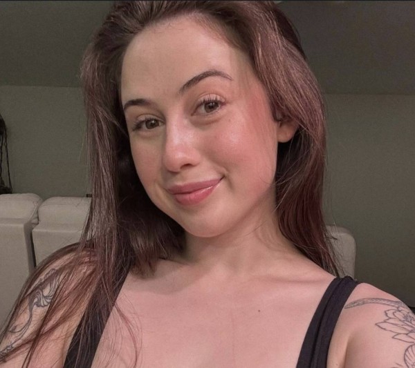 Hellen, 43, Brahmanpara