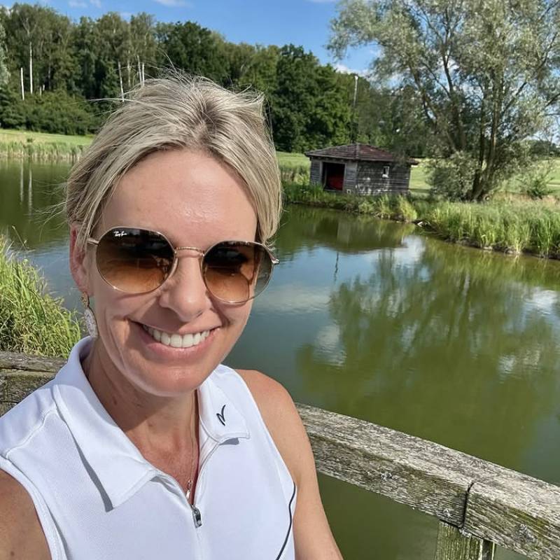 Paulina, 42, Licking