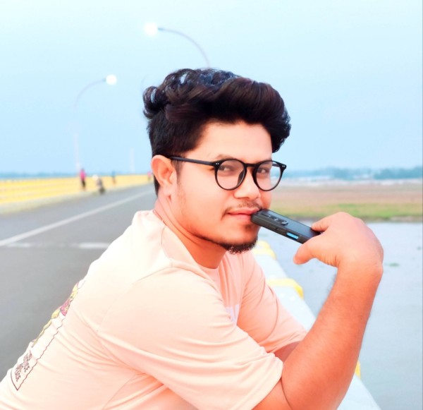 Abir Ahmed, 25, Bougou