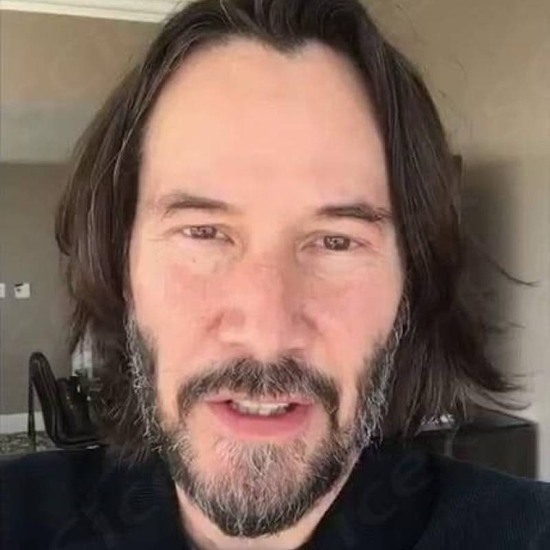 Keanu, 61, Peraa