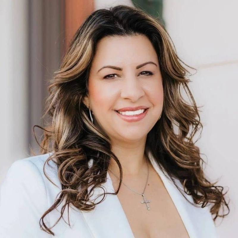 Azara, 54, Hessle