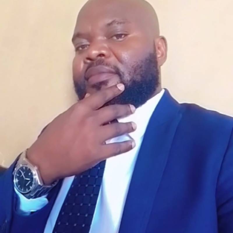 Larry, 41, Contai