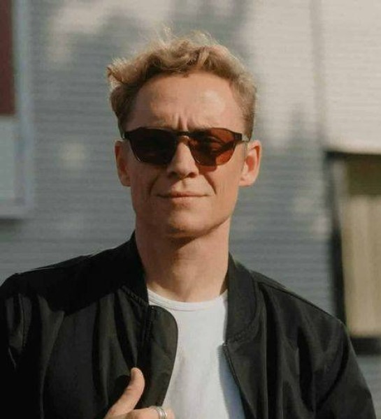 Oliver Horton, 45, Hesse