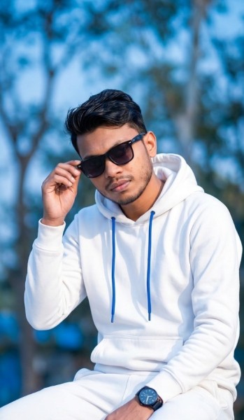 Megh, 29, An Kercha