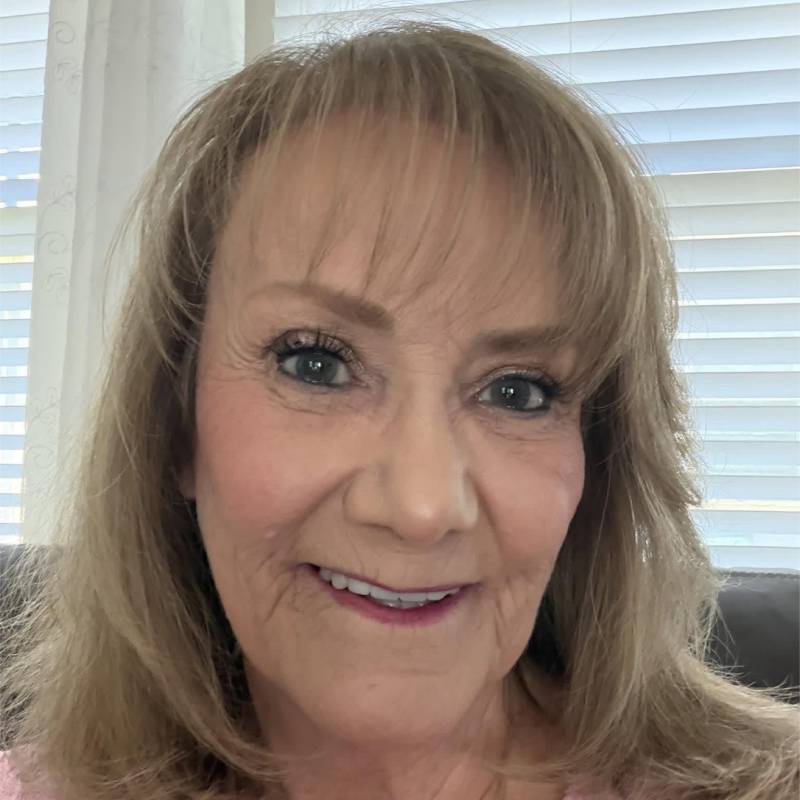 Rebecca, 47, Coroaci