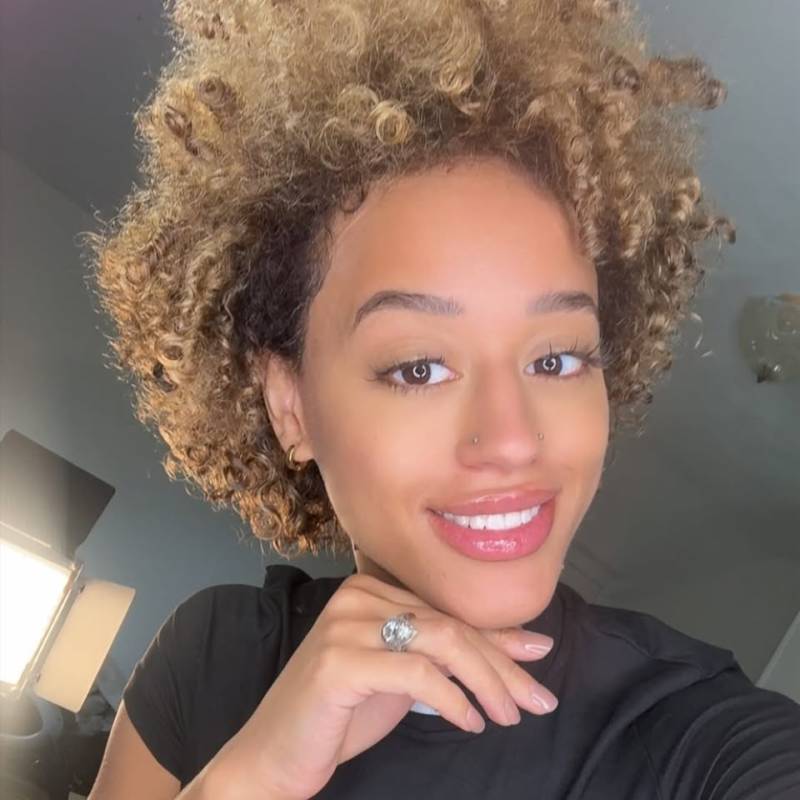 Nickie Brown, 29, Lejiangxiang
