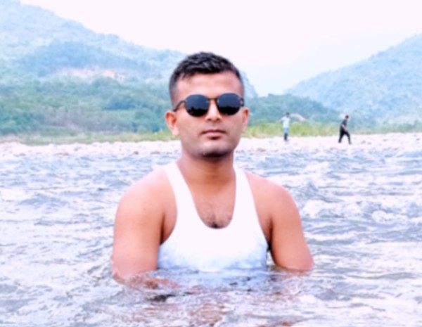 Abu, 36, Gaura