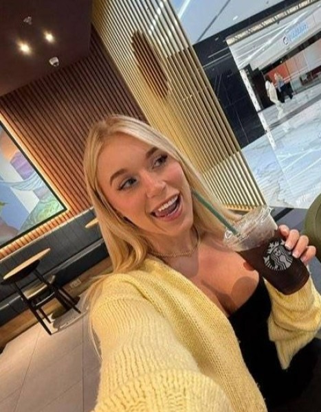 Elle Brooke, 46, Tsararivotra