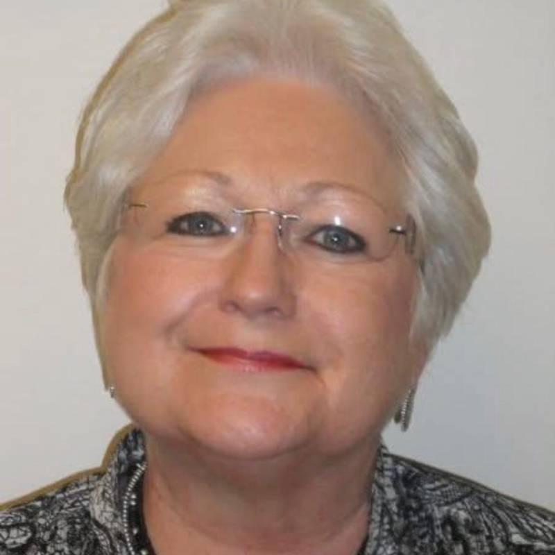 Betty, 66, Waru
