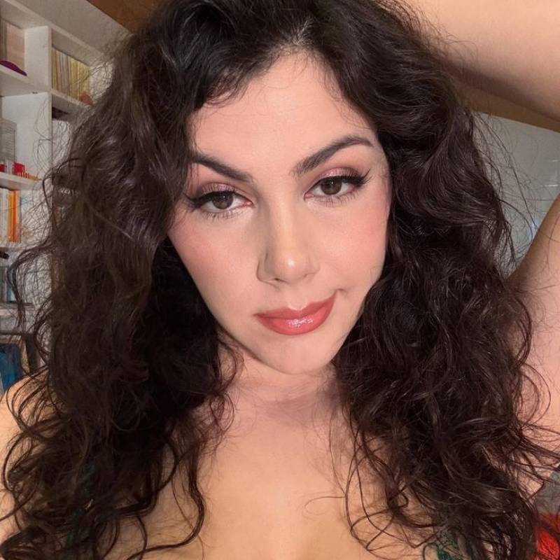 Ruby May, 43, Sirakoro