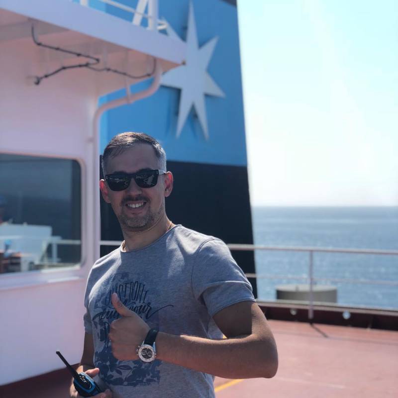Pedro Ramos, 50, Bou Izakarn